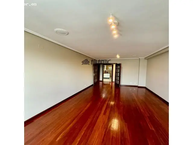 Piso en Alquiler Vigo Via Norte 3 habitaciones 2 baños terraza garaje