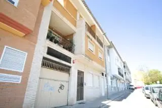 Garaje en Venta en Chiva con Ascensor y Trastero