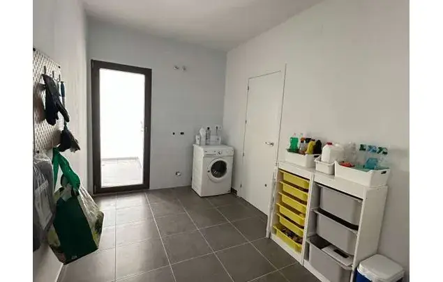 Habitacion Amueblada en Granada con Piscina y Balcon