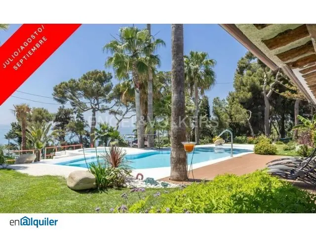 Casa de Lujo Amueblada en Mataró con Piscina y Jardín