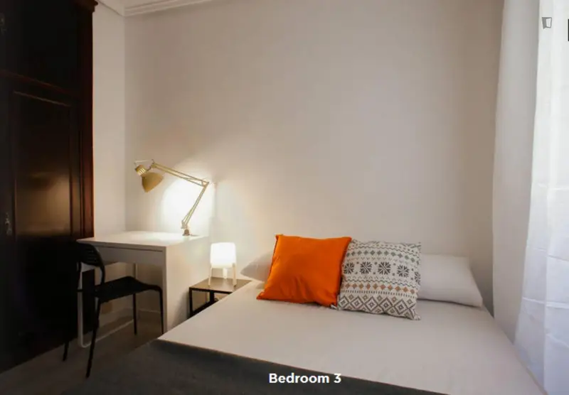 Habitaci	ón Doble en Valencia - Piso de 7 Dormitorios