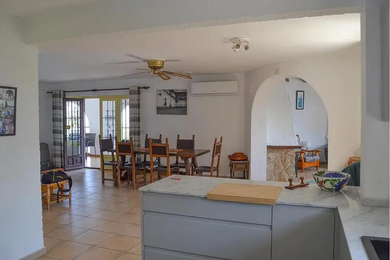Villa en Monte Pedreguer con Vistas al Mar y Piscina