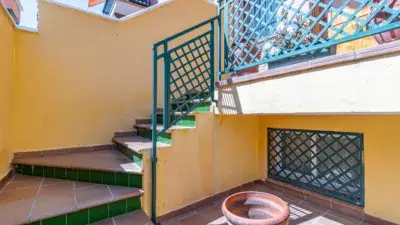 Casa Adosada en Ogíjares: 4 Dormitorios, Patio Privado