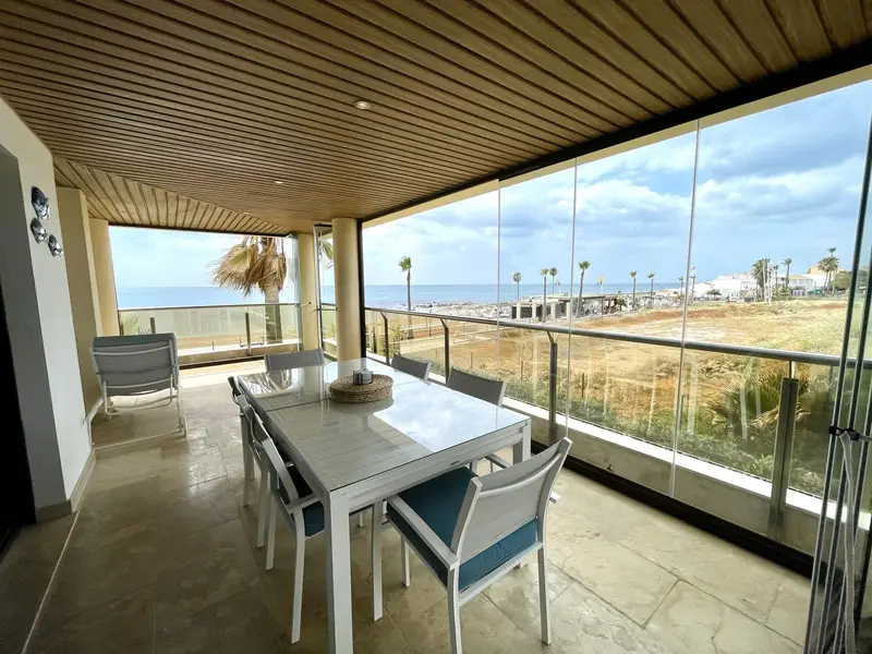 Apartamento 3 Dormitorios La Duquesa Vistas al Mar Playa Piscina