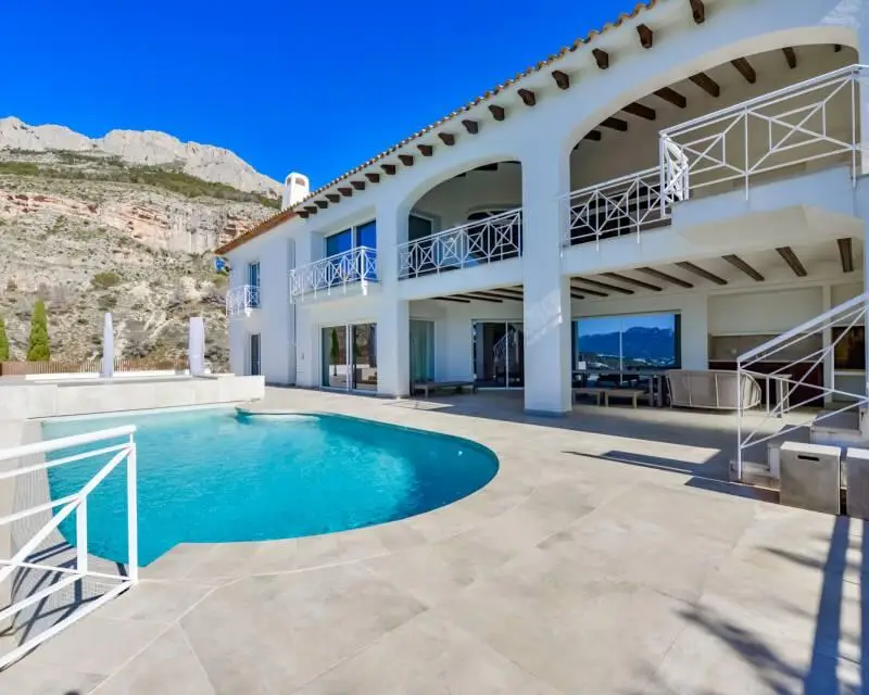 Villa de Lujo en Sierra de Altea con Vistas al Mar