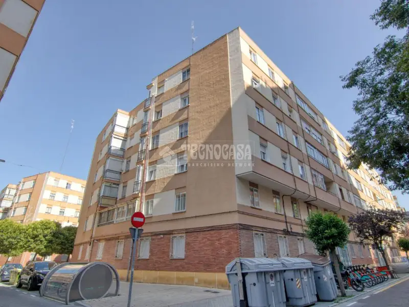 Piso en Venta Barrio de la Rubia Valladolid 3 habitaciones 1 baño