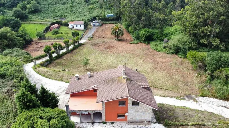 Venta Chalet de 7 habitaciones en Luanco, Gozón - Ref: 2323-2323-ALT-01400041