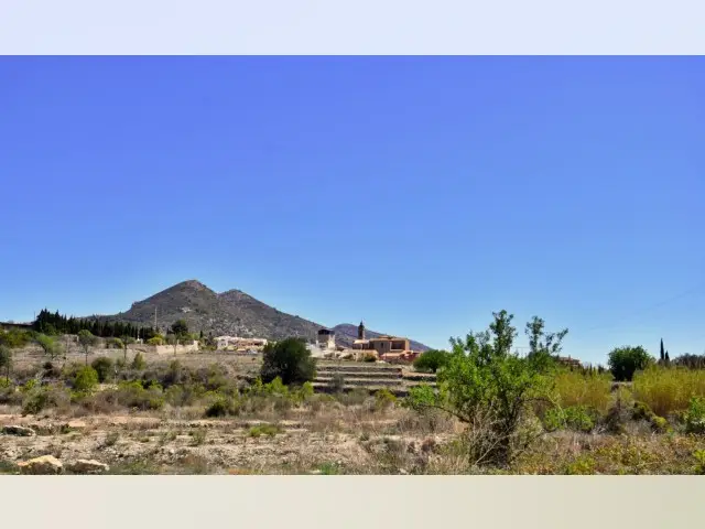 Casa en Alcalalí con 3 Dormitorios y Vistas al Río