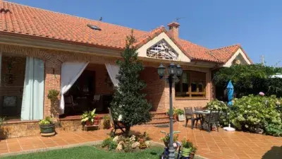 Chalet en venta en Villadangos del Parano