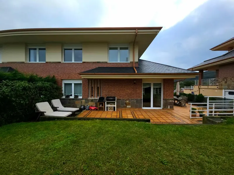 Venta Adosado de 3 habitaciones en Castro Urdiales - Ref: 09031