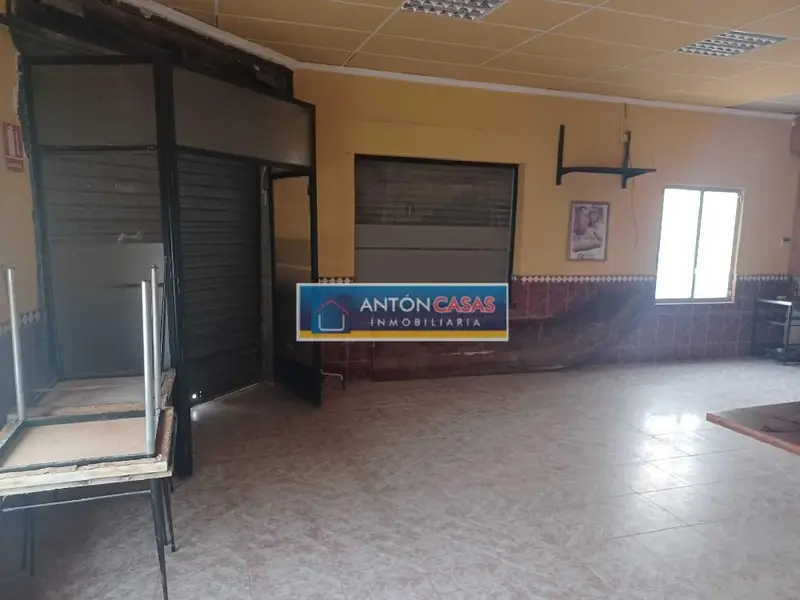 Venta Local Comercial Novelda Maria Auxiliadora Trastero