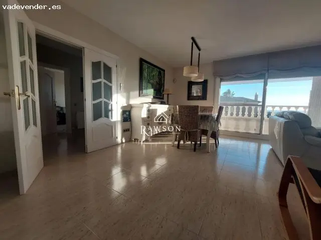 Casa Unifamiliar Luminosa en Cunit con Vistas al Mar