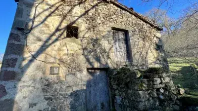 Cabaña en Aloños Villacarriedo Finca 25 hectareas Rio