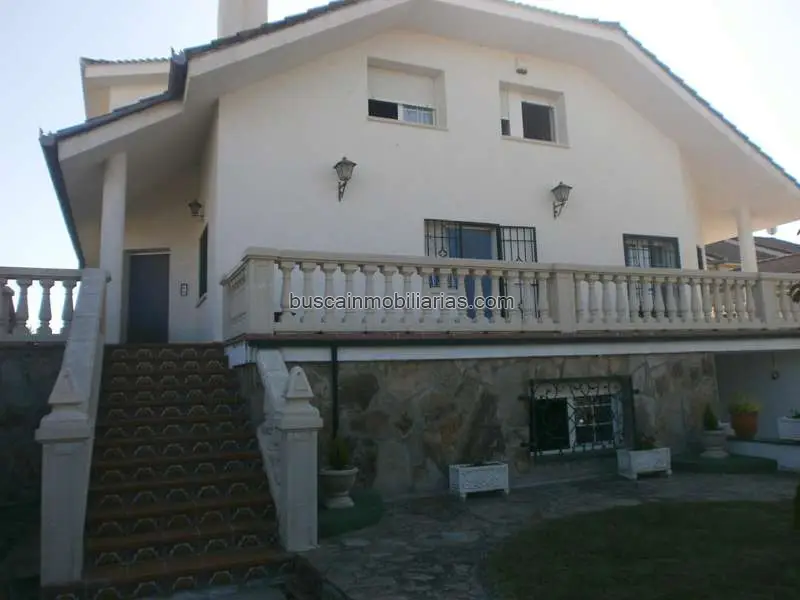 Casa en Venta en La Lastrilla Segovia 7 Dormitorios Piscina