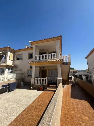 Apartamento en Venta Castalla 2 Dormitorios 2 Baños Jardin Privado