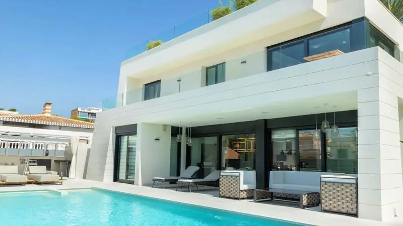 Villa de Lujo 4 Dormitorios La Zenia Playa Cerca Amueblada