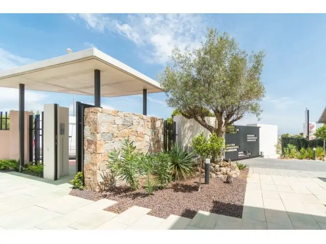 Apartamentos en Los Balcones Torrevieja con Vistas a la Laguna Rosa
