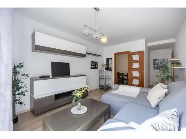 Precioso Piso Amueblado en Cullar Vega con Garaje y Trastero