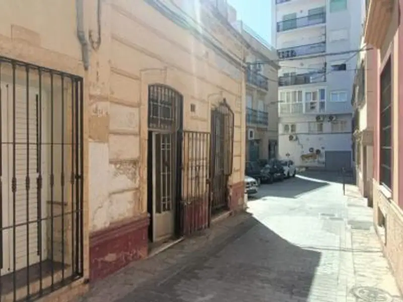 venta Chalet en Almería, Almería Provincia (45019064323.525325)- Globaliza