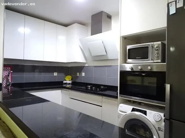 Apartamento en Cullar Vega con Garaje Ideal para Inversión
