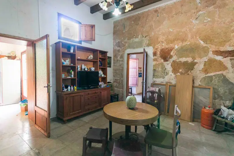 Casa en Binissalem Mallorca con Jardin necesita reforma