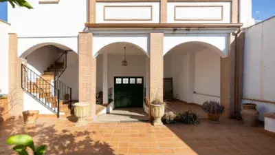 Casa adosada en Albolote con 3 dormitorios y garaje