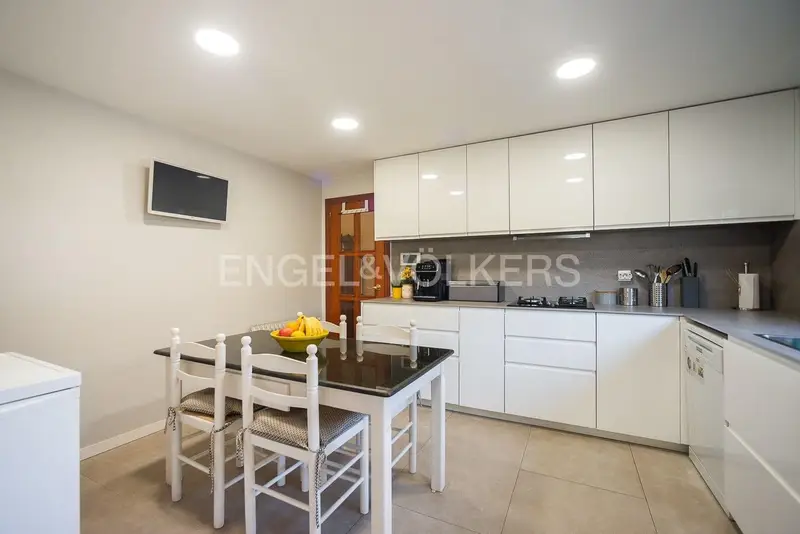 Casa en Venta en Castellón 5 Dormitorios 3 Baños Jardín Piscina