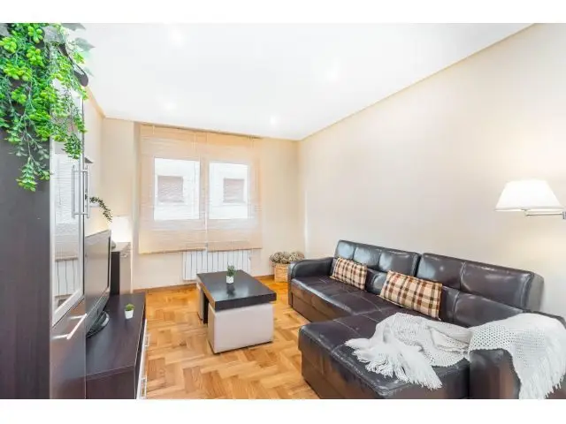 Apartamento en Luanco planta baja céntrico con trastero