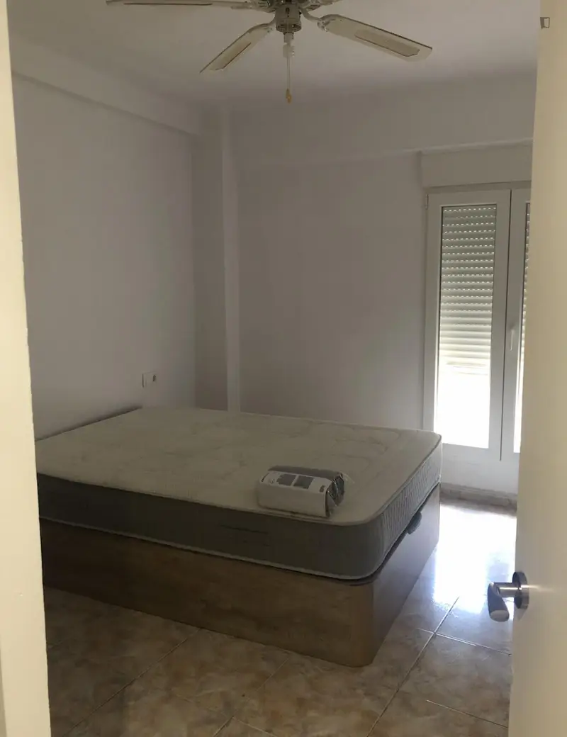 Habitacion Doble con Balc")n en Piso Compartido Valencia