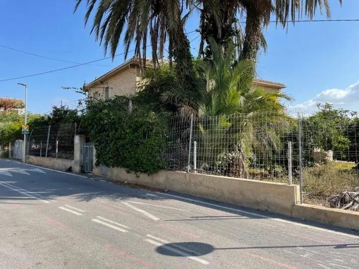 Casa en Venta en Benidorm 5 Dormitorios 2 Baños Gran Jardin