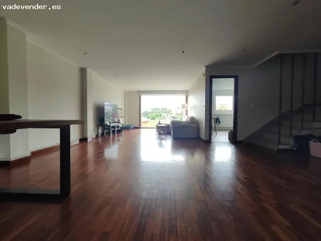 Chalet Pareado en San Pedro 239m2 3 Dormitorios Jardin