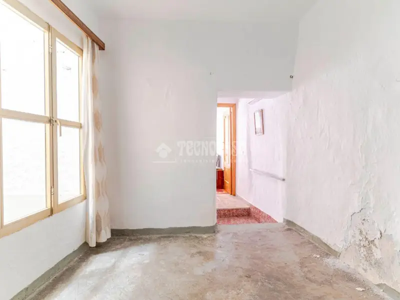Casa en venta para reformar en Guajar Faraguit