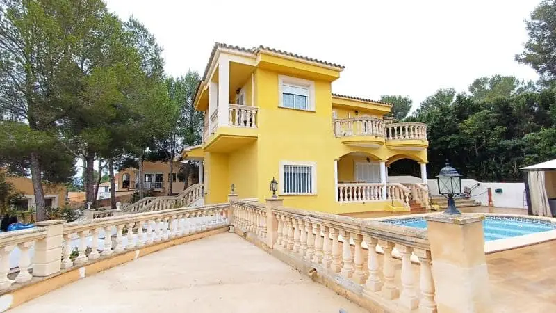 Chalet en Alquiler Santa Ponsa 4 Dormitorios Piscina Jardín