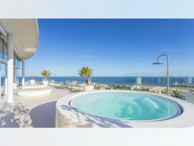 Ático de Lujo en Fuengirola con Vistas Panorámicas