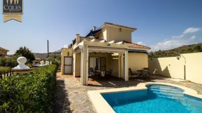 Chalet en Venta Cariatiz Piscina Privada 3 Dormitorios