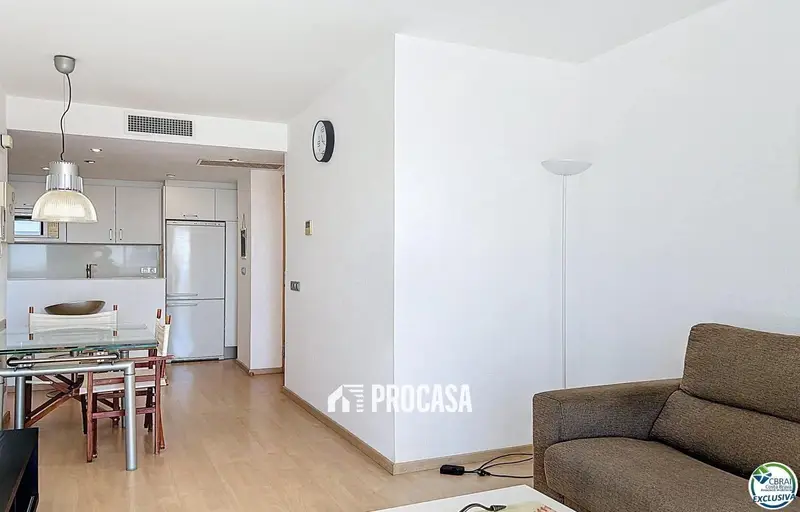 Apartamento en Roses con Vistas al Mar y Piscina