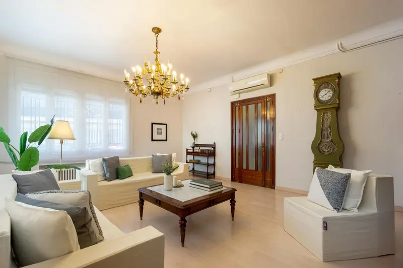 Venta Adosado con calefacción en Hostafrancs, Sabadell - Ref: NF-01002