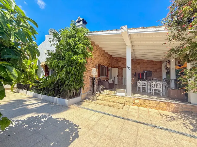 Villa en Alfaz del Pi 3 dormitorios con piscina y jacuzzi