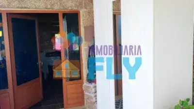 Casa reformada en Allariz con piscina y patio