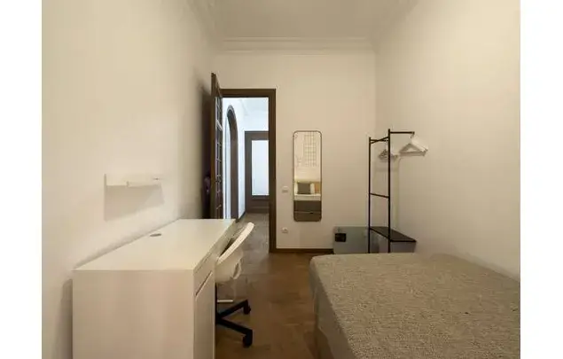Alquiler de Habitaciones en Piso Amueblado en Barcelona