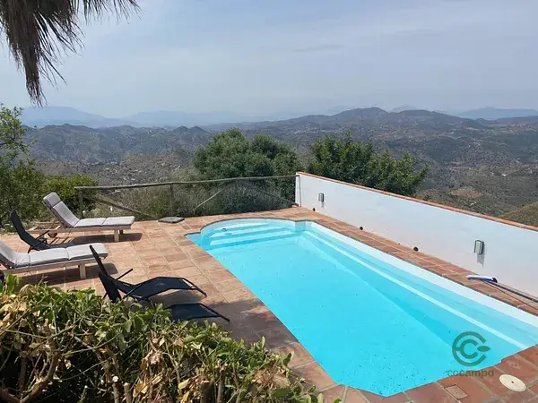 Casa Rural con 2 Viviendas y 16 Hectareas cerca de Malaga