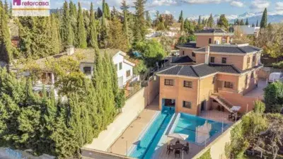Chalet de Lujo en Venta en Granada 8 Dormitorios