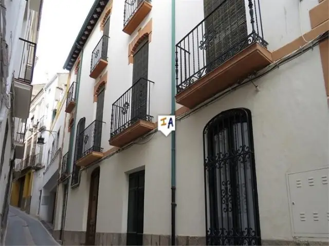 Casa de 8 Dormitorios en Alcaudete  775m2 Ideal B&B u Hotel