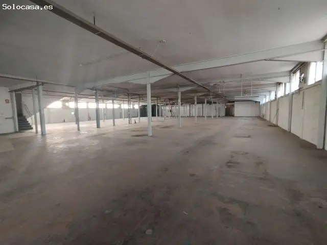Nave Industrial 2270 m2 - Oficinas - Muelle de Carga