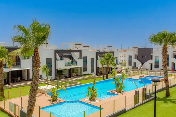 Atico en Orihuela Costa con Solarium Privado y Garaje