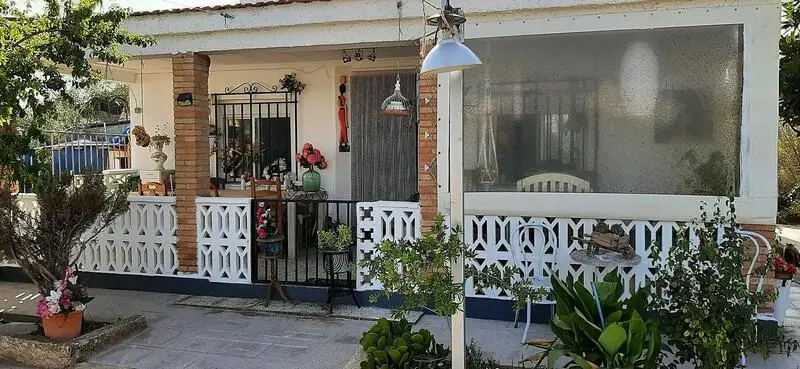 Villa 3 Dormitorios Caudete Piscina Garaje Reformada