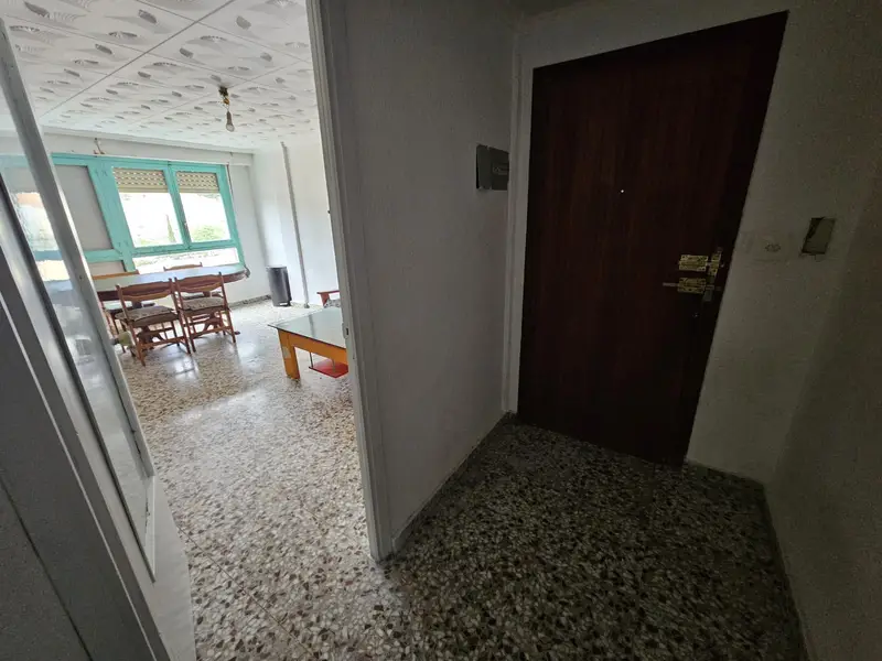 Apartamento en Salinas 4 dormitorios para reformar