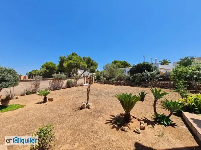 Alquiler casa con 2 baños Santanyi