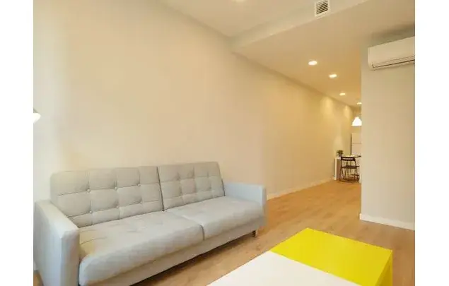 Estudio en Sants Barcelona con Balcon Privado