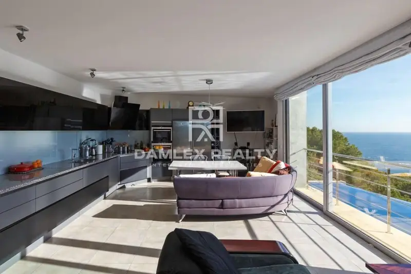 Chalet en Venta Tamariu Costa Brava 4 Dormitorios Piscina Vistas al Mar